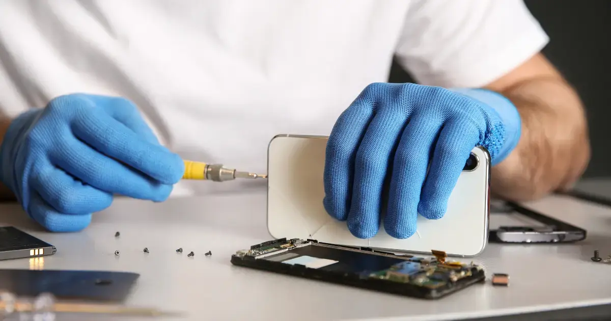 Are Cell Phone Repair Shops Profitable? [+ 5 Tips To Boost Profits]